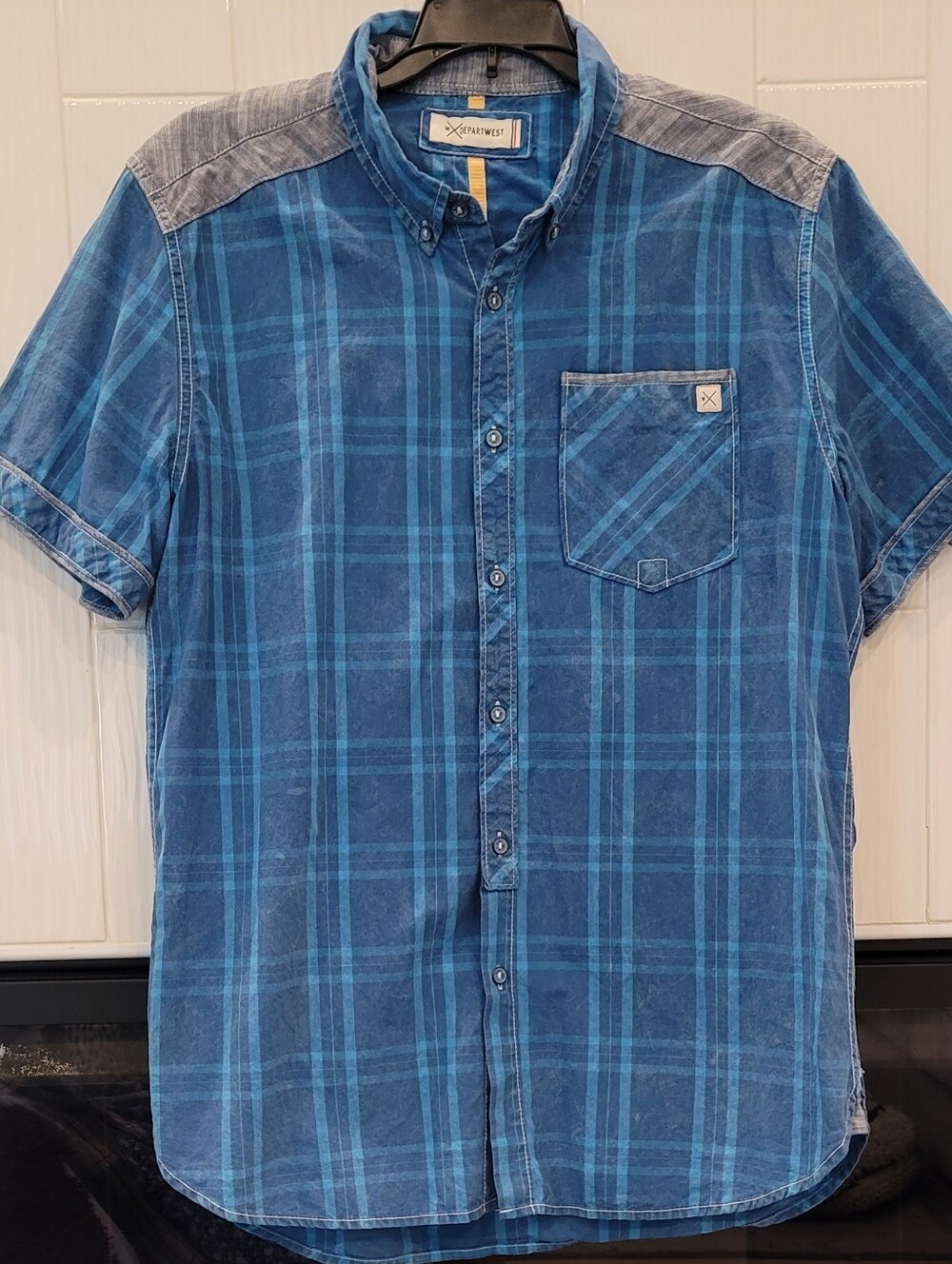 Mens Departwest from Buckle Plaid S/S Button Down Shirt Size M